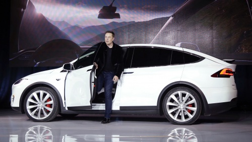 ილონ მასკმა Tesla -ს მიერ ბირჟის დატოვება დაუშვა ილონ მასკმა Tesla -ს მიერ ბირჟის დატოვება დაუშვა