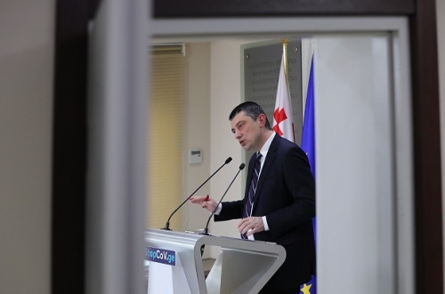 პრემიერი რესტორნებსაც ხსნის 