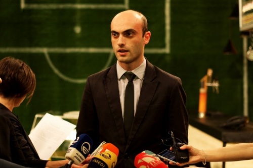 თორნიკე ნიკოლაიშვილი ნატახტარს ტოვებს და კარიერას საქართველოს ბანკში აგრძელებს თორნიკე ნიკოლაიშვილი ნატახტარს ტოვებს და კარიერას საქართველოს ბანკში აგრძელებს