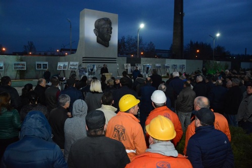 ჯორჯიან მანგანეზის ინიციატივით, ზესტაფონში განახლებული სკვერი გაიხსნა ჯორჯიან მანგანეზის ინიციატივით, ზესტაფონში განახლებული სკვერი გაიხსნა