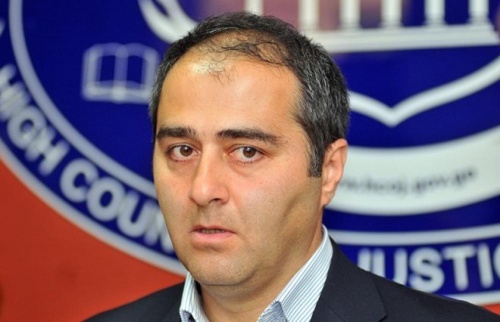 iPhone -ების სკანდალის გამო, სააპელაციო სასამართლოს თავმჯდომარე პოსტს ტოვებს