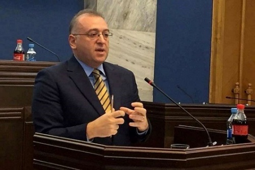 სებ-ი საპარლამენტო კომიტეტს ანგარიშს აბარებს