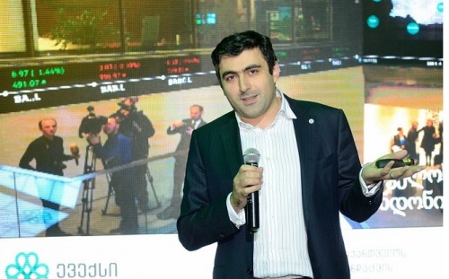გვენეტაძე გამყრელიძეს პასუხობს 