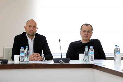 პაპაშვილი ჩეხ და პოლონელ ტურისტებს ელის პაპაშვილი ჩეხ და პოლონელ ტურისტებს ელის