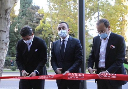 პრემიერი  Hilton-ის გახსნაზე 
