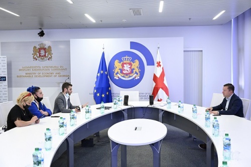 ეკონომიკის სამინისტროში გასართობი ცენტრებითვის შეზღუდვების მოხსნაზე ფიქრობენ 