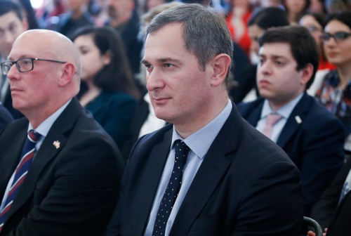 ბანკები და მისოები მისაკუთრებული ქონებით 
