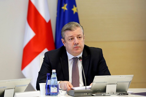 პრემიერი: ჩემი გადადგომის ტაიმერი რამდენიმე წელი მინიმუმ არ დარეკავს